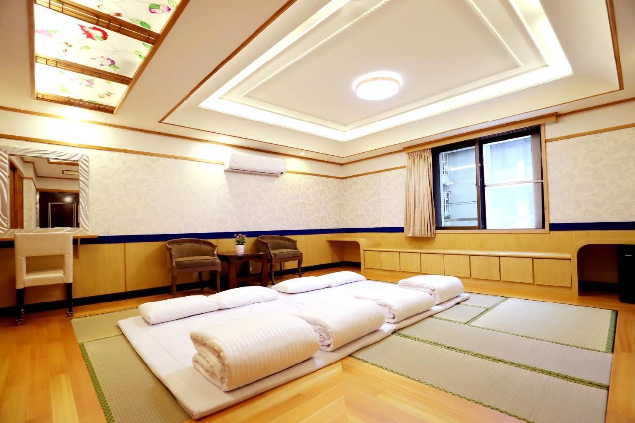 Phoenix Pavilion Hot Spring Hotel Taipei Exterior photo