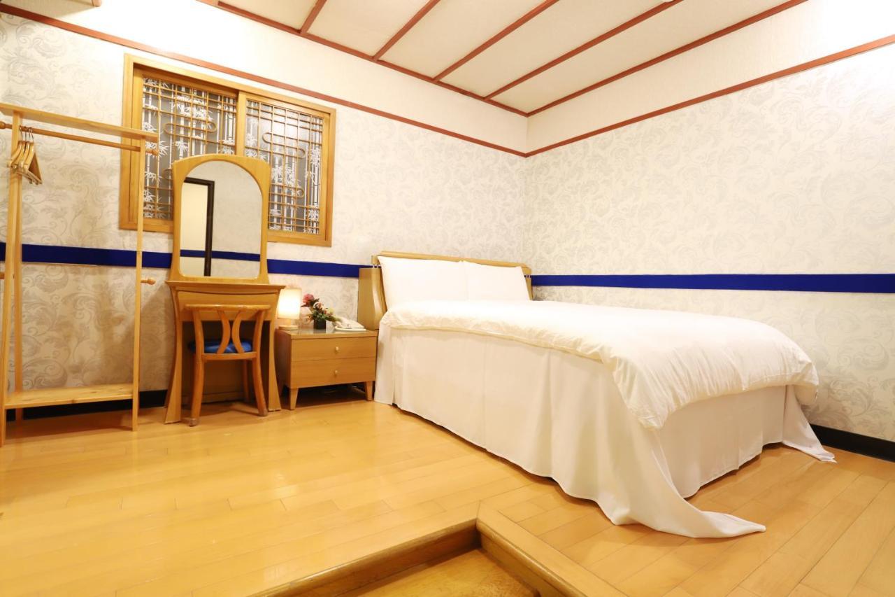 Phoenix Pavilion Hot Spring Hotel Taipei Exterior photo