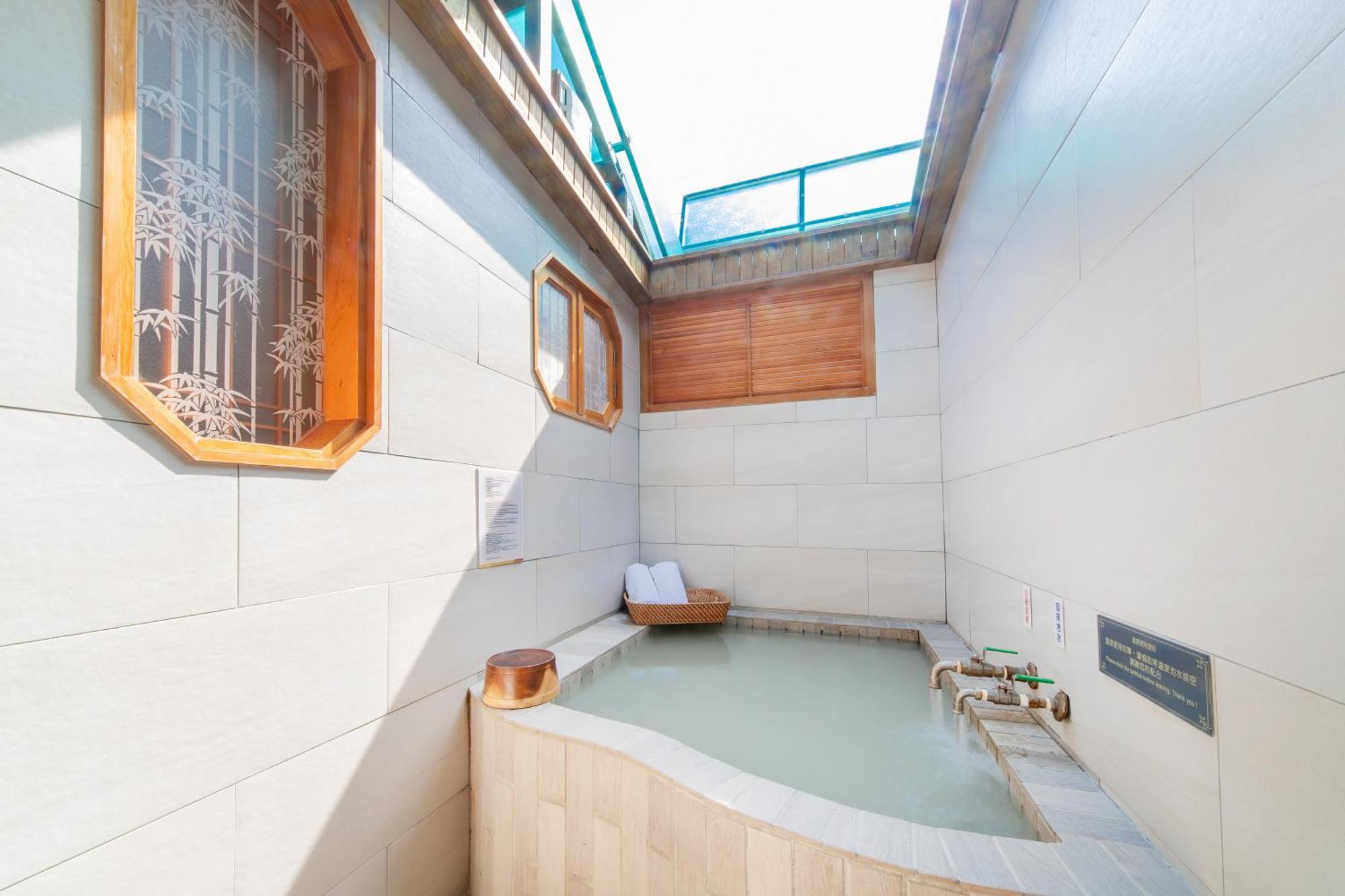 Phoenix Pavilion Hot Spring Hotel Taipei Exterior photo